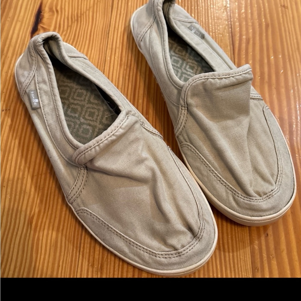 Canvas Flats
